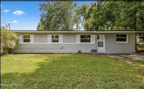 8050 Pierre Dr, Jacksonville, FL 32210