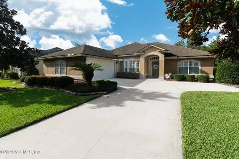 9482 Woodleigh Mill Dr, Jacksonville, FL 32244