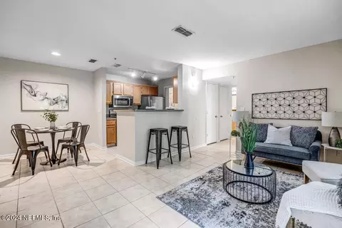 7701 Timberlin Park Blvd #816, Jacksonville, FL 32256