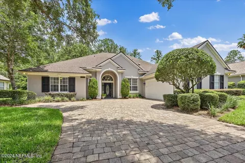 10045 Chester Lake Rd E, Jacksonville, FL 32256