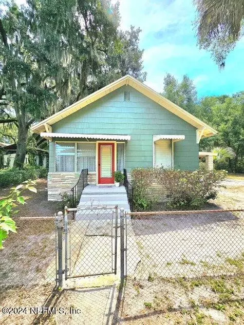201 Elizabeth Ln, Palatka, FL 32177