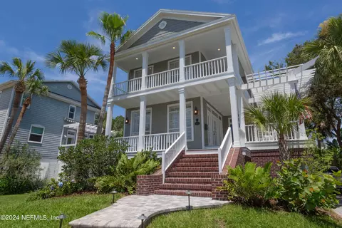 1271 E Coast Dr, Atlantic Beach, FL 32233