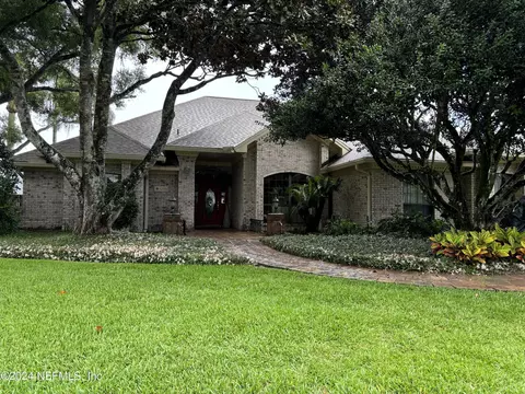 12111 Cattail Dr W, Jacksonville, FL 32223