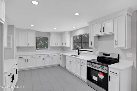 6041 Ribault Rd, Jacksonville, FL 32209
