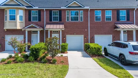 9437 High Meadow Ln, Jacksonville, FL 32225