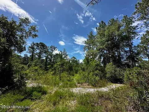 177 E Alachua St, Palatka, FL 32177