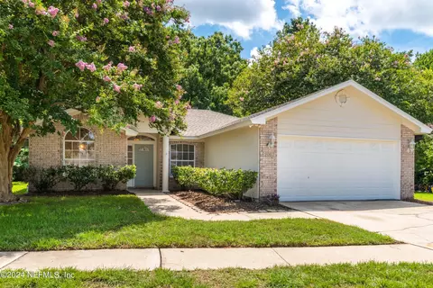 2067 Hovington Cir E, Jacksonville, FL 32246