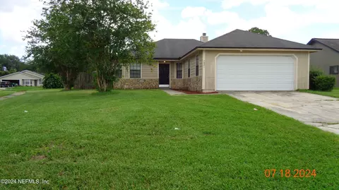 7821 Pepper Cir W, Jacksonville, FL 32244