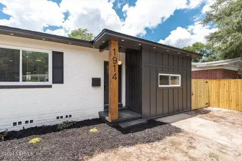 1914 Sprinkle Dr, Jacksonville, FL 32211
