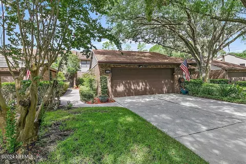 4251 Monument Rd #202, Jacksonville, FL 32225