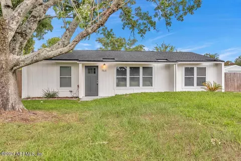7531 Collins Ct, Jacksonville, FL 32244