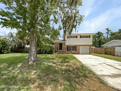 1869 Memory Ln, Jacksonville, FL 32210