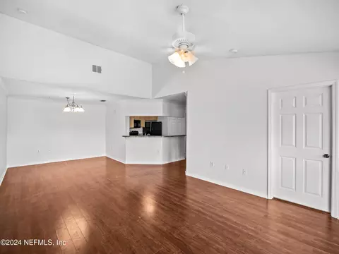 10961 Burnt Mill Rd #633, Jacksonville, FL 32256