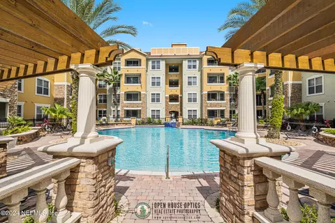 8539 Gate Pkwy W #9102, Jacksonville, FL 32216