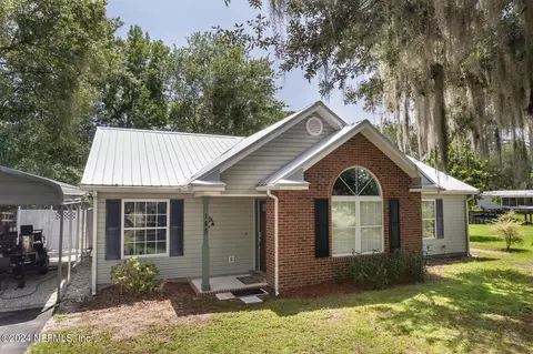 145 Shoreline Ave, Satsuma, FL 32189