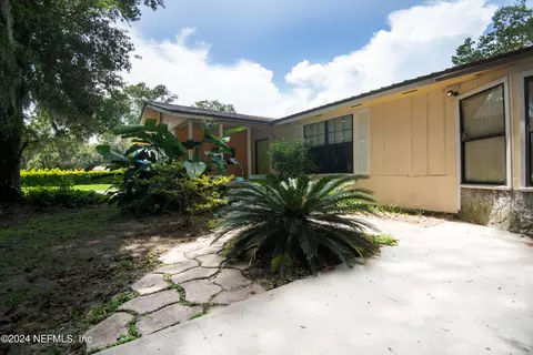 2404 Leigh Ter, Palatka, FL 32177