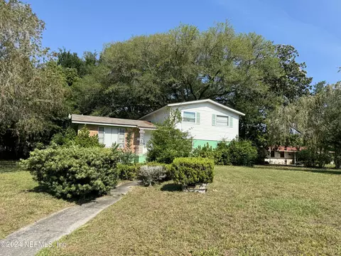 2507 Burgoyne Dr, Jacksonville, FL 32208