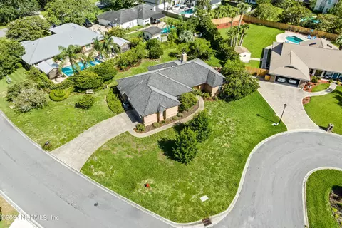 621 Mccollum Cir, Neptune Beach, FL 32266