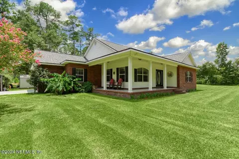 585 Whoa Ln, Bryceville, FL 32009