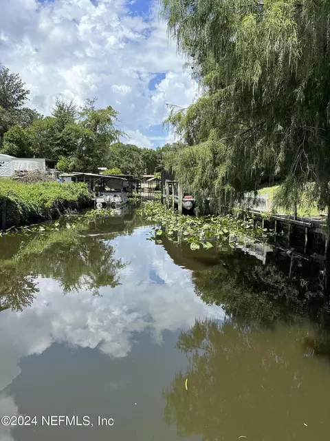 235 Hermits Dr, Satsuma, FL 32189