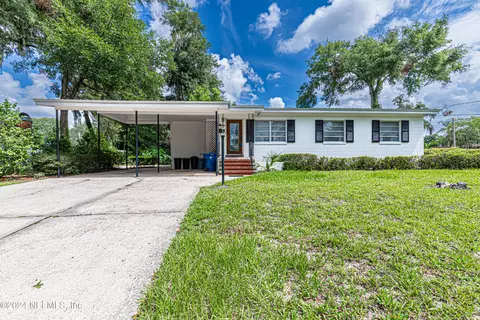 215 Claudia Dr, Jacksonville, FL 32218