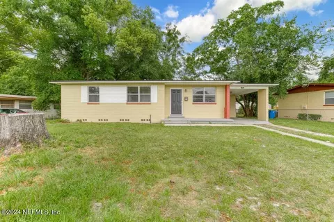 2070 Holcroft Dr, Jacksonville, FL 32208