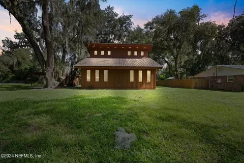 204 Westover Cir, Palatka, FL 32177