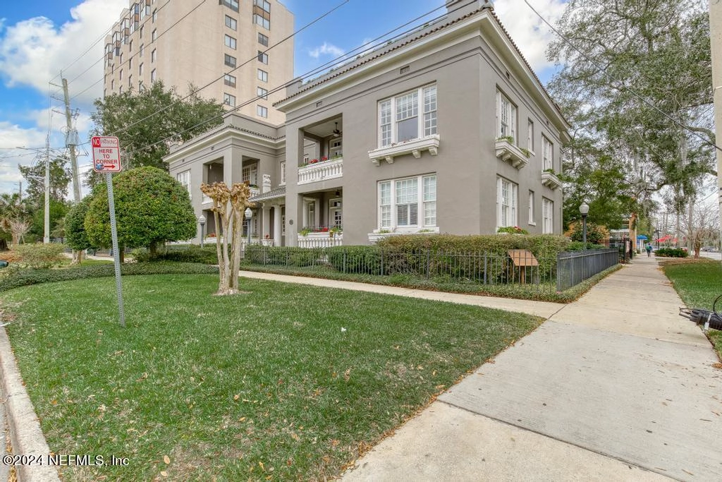 2005 Herschel St Unit 4