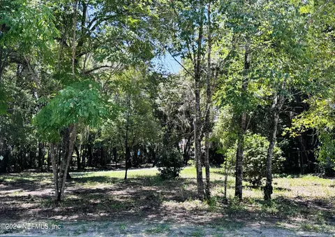 309 W Main St, Pomona Park, FL 32181