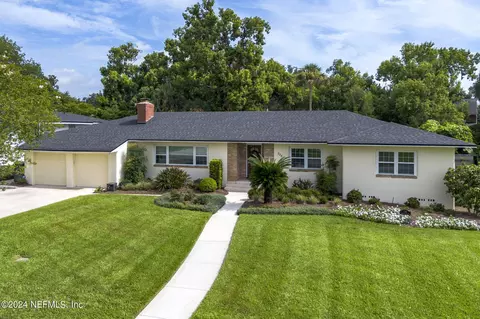735 Granada Blvd S, Jacksonville, FL 32207
