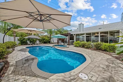 882 13th Ave S, Jacksonville Beach, FL 32250