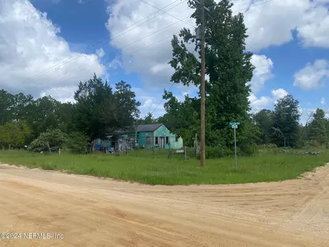 3100 Twin Lakes Blvd, Interlachen, FL 32148