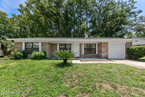 7481 Greenway Dr, Jacksonville, FL 32244