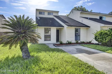 1965 Oak Water Dr, Jacksonville, FL 32225