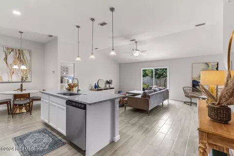 6104 Patriots Landing Ln, Jacksonville, FL 32244