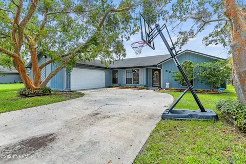 8356 Cross Timbers Dr W, Jacksonville, FL 32244