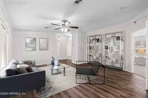 5747 Carver Cir, Jacksonville, FL 32208