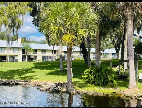 128 Hiawatha Ct, East Palatka, FL 32131