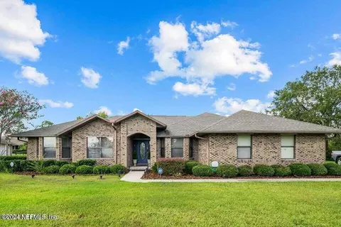 233 Crystal Cove Dr, Palatka, FL 32177