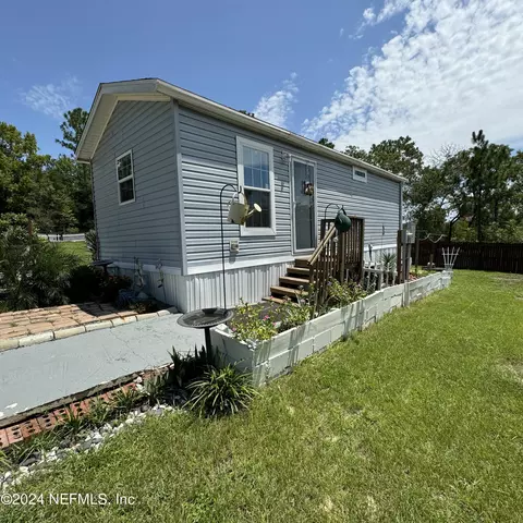 130 Hudson Trl, Interlachen, FL 32148