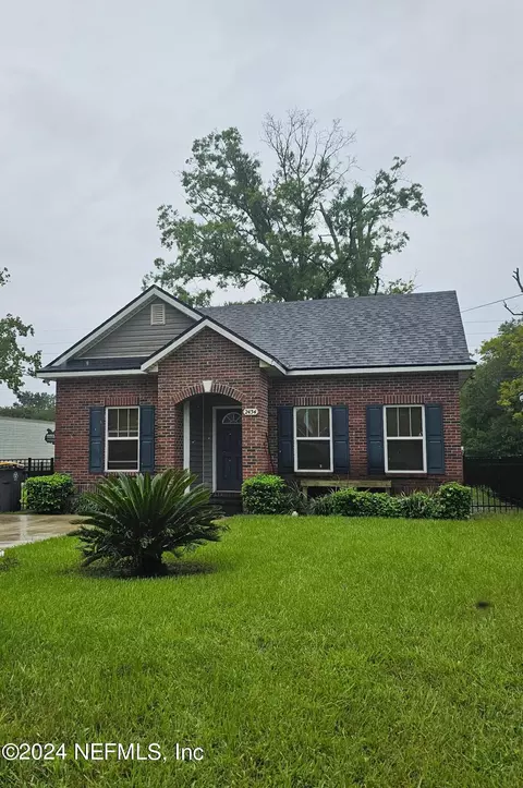 2434 Susan Badger Cir, Jacksonville, FL 32209