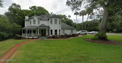 1805 Selva Grande Dr, Atlantic Beach, FL 32233