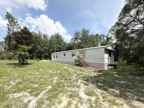 115 Clay Ln, Interlachen, FL 32148