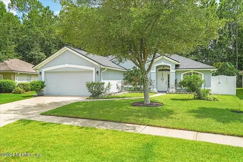 654 Bonaparte Ln S, Jacksonville, FL 32218