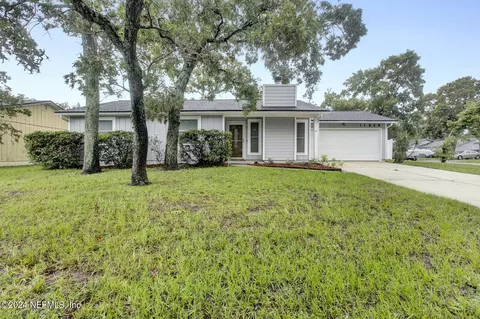 11526 Monument Lake Cir, Jacksonville, FL 32225