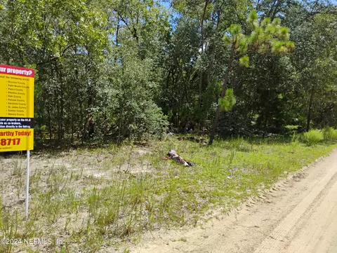 107 Rome St, Interlachen, FL 32148