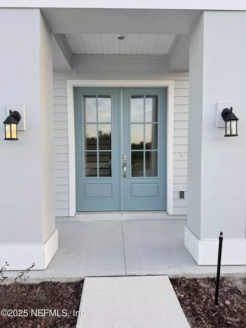 3664 Americana Dr, Green Cove Springs, FL 32043