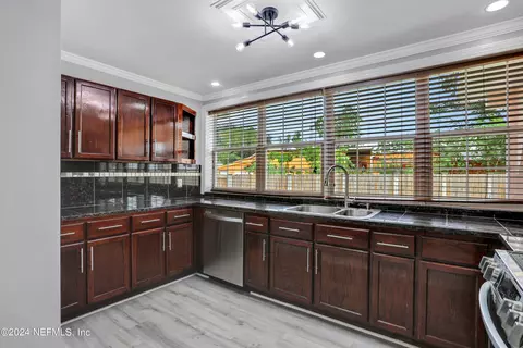 1953 Dean Rd, Jacksonville, FL 32216