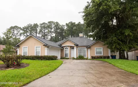 5918 Covered Creek Ln, Jacksonville, FL 32277