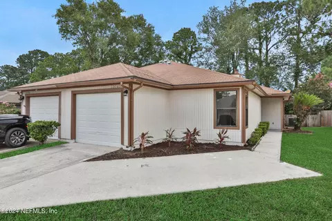 10763 Ironstone Dr N, Jacksonville, FL 32246